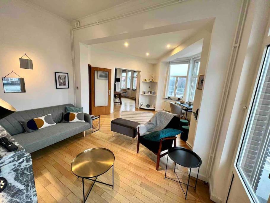 Bellevue - Grand Appartement Pour 5 Sur Les Quais De La Meuse Liege Bagian luar foto