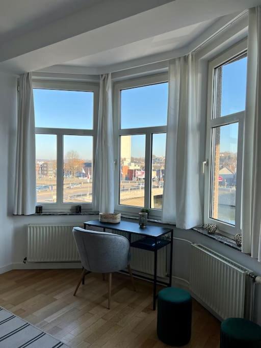 Bellevue - Grand Appartement Pour 5 Sur Les Quais De La Meuse Liege Bagian luar foto