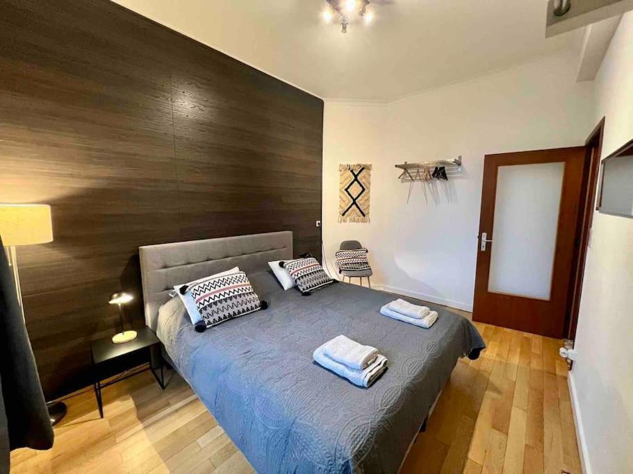 Bellevue - Grand Appartement Pour 5 Sur Les Quais De La Meuse Liege Bagian luar foto