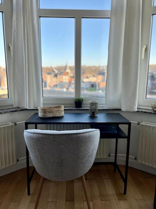 Bellevue - Grand Appartement Pour 5 Sur Les Quais De La Meuse Liege Bagian luar foto