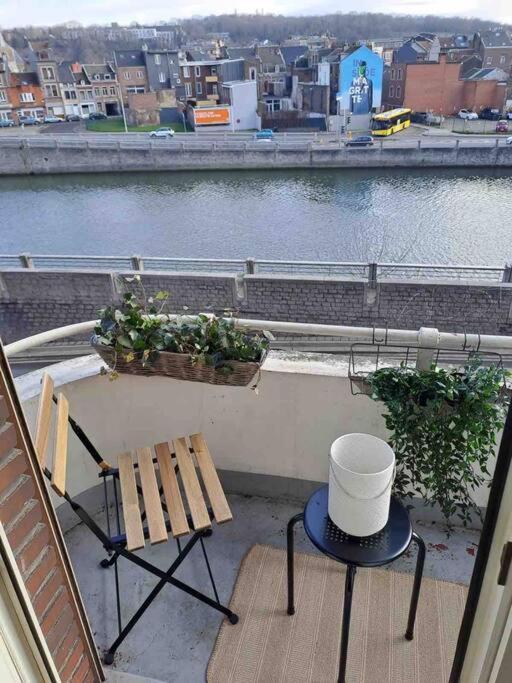 Bellevue - Grand Appartement Pour 5 Sur Les Quais De La Meuse Liege Bagian luar foto