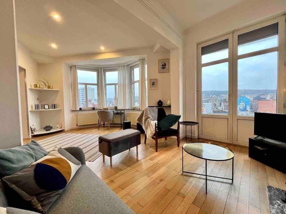 Bellevue - Grand Appartement Pour 5 Sur Les Quais De La Meuse Liege Bagian luar foto