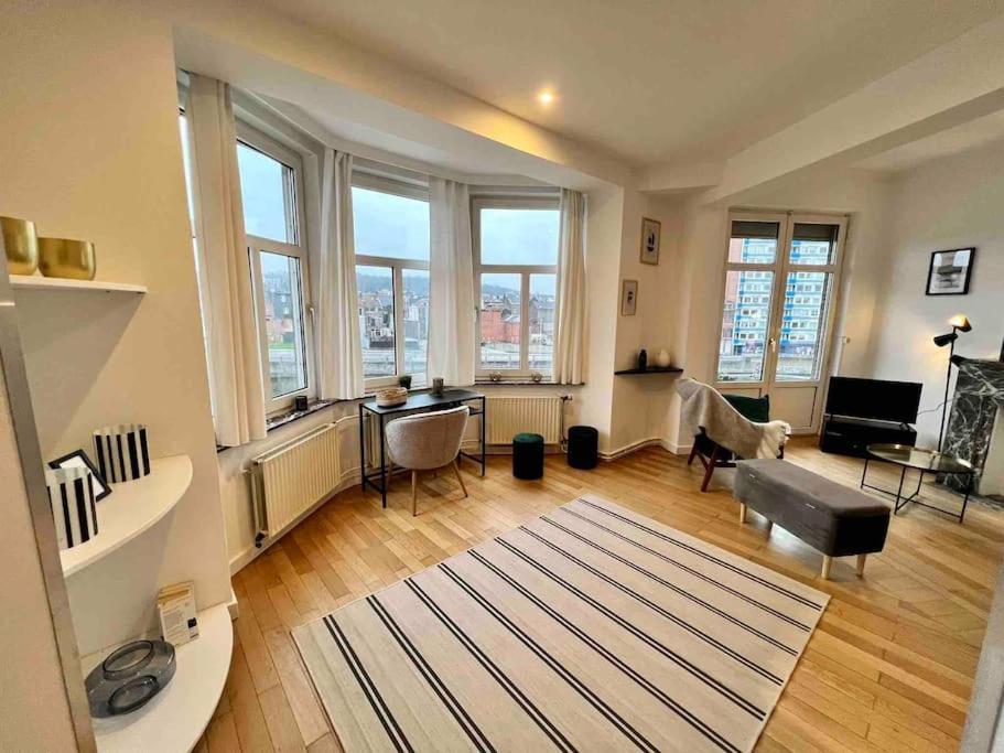 Bellevue - Grand Appartement Pour 5 Sur Les Quais De La Meuse Liege Bagian luar foto