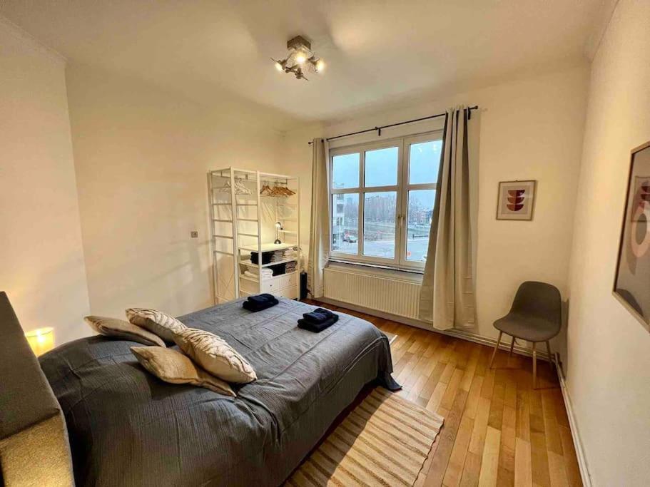 Bellevue - Grand Appartement Pour 5 Sur Les Quais De La Meuse Liege Bagian luar foto