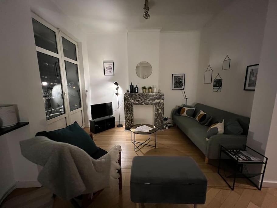 Bellevue - Grand Appartement Pour 5 Sur Les Quais De La Meuse Liege Bagian luar foto