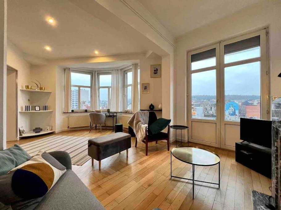 Bellevue - Grand Appartement Pour 5 Sur Les Quais De La Meuse Liege Bagian luar foto