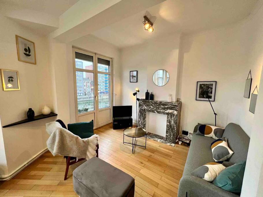 Bellevue - Grand Appartement Pour 5 Sur Les Quais De La Meuse Liege Bagian luar foto