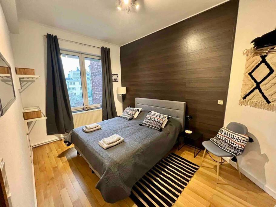 Bellevue - Grand Appartement Pour 5 Sur Les Quais De La Meuse Liege Bagian luar foto