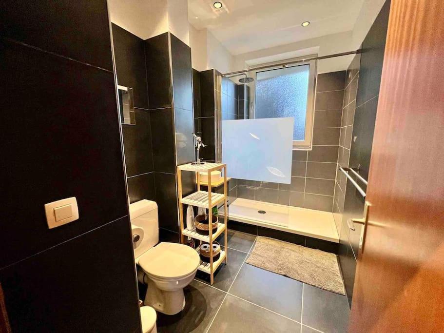 Bellevue - Grand Appartement Pour 5 Sur Les Quais De La Meuse Liege Bagian luar foto