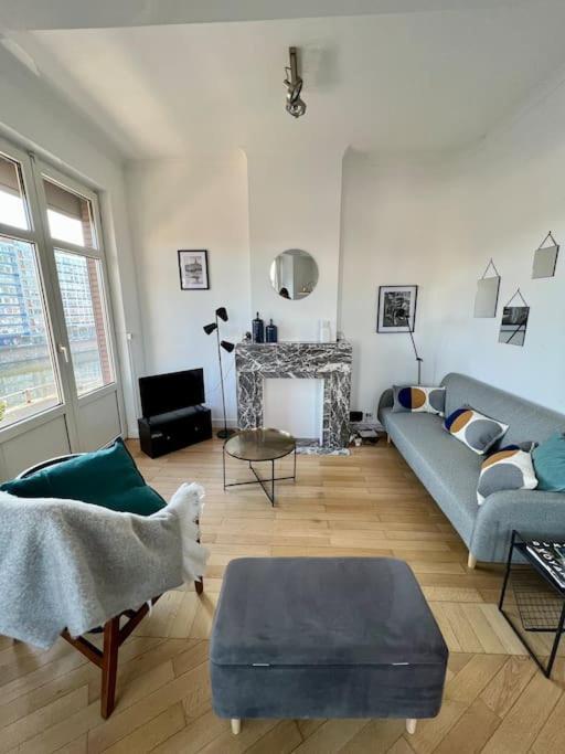 Bellevue - Grand Appartement Pour 5 Sur Les Quais De La Meuse Liege Bagian luar foto